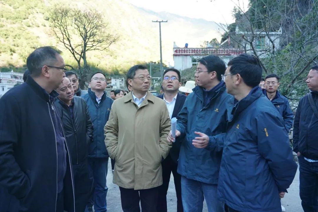 副省長曹立軍一行到我公司承擔的丹巴縣阿娘寨滑坡、梅龍溝泥石流應急監(jiān)測項目指導工作